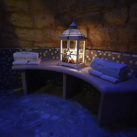 Cadelli Luxury & فندق مبيت وإفطار 2*